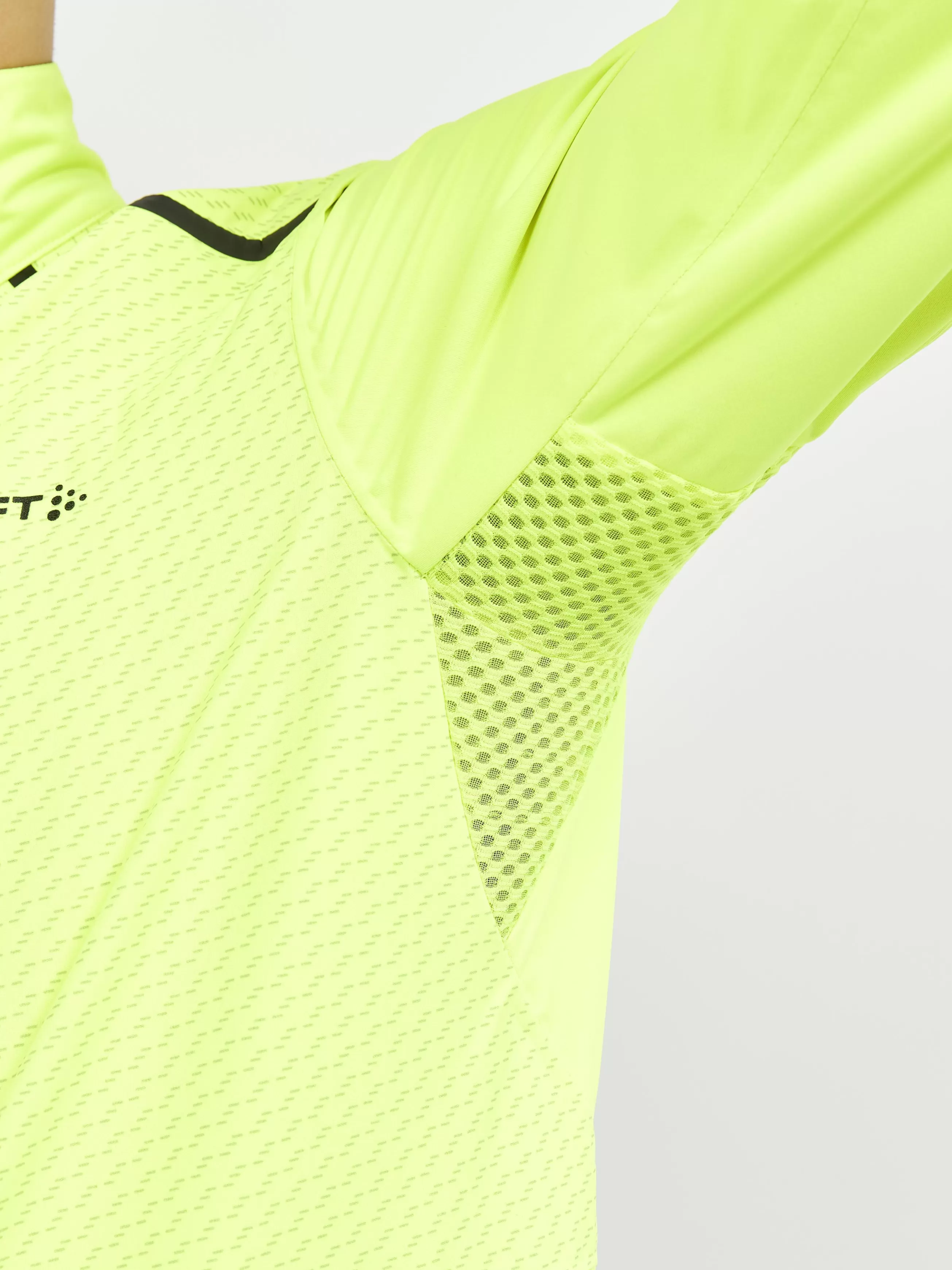 mens_adv_hydro_lumen_cycling_jacket_215647-1.webp CRAFT Men's ADV Hydro Lumen Cycling Jacket